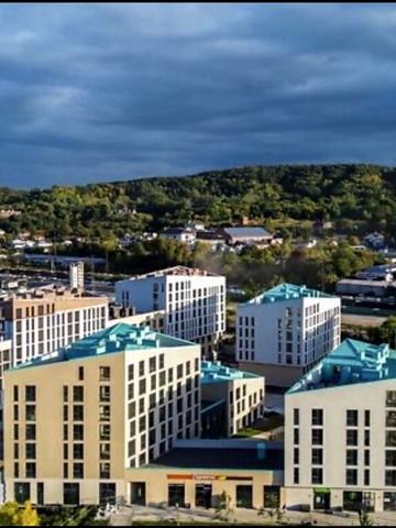 Новознесенська вул., 2