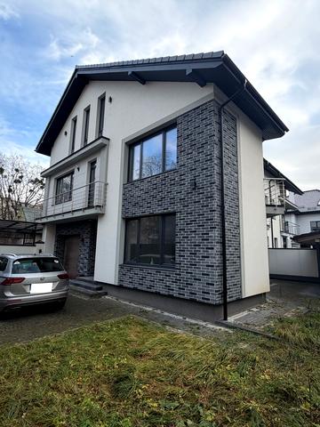 Каховська вул.