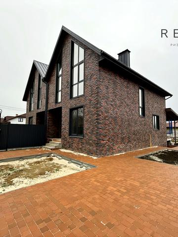 Дніпровські Пороги вул., 31