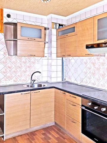 Тополина вул., 1