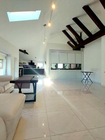 Джерельна вул., 81