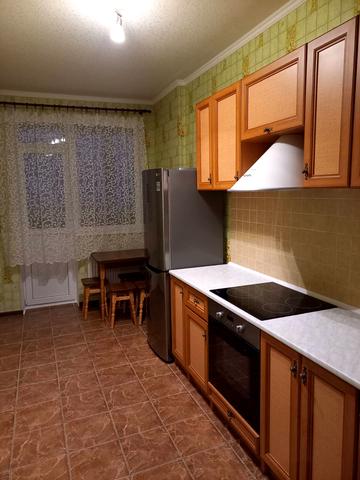 Наталії Ужвій вул., 12