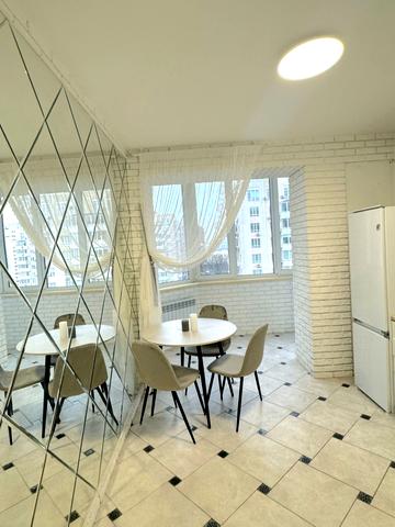 Богдана Хмельницького вул., 11-В