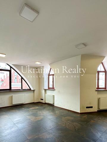 Воздвиженська вул., 50