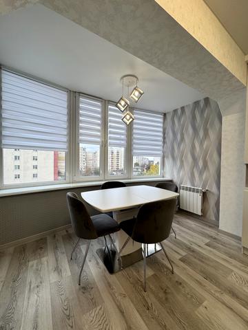 Захисників України вул., 3