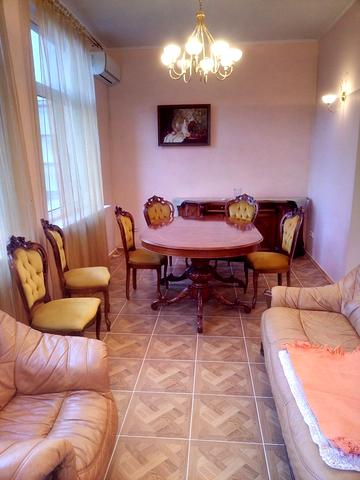 Павлівська вул., 10