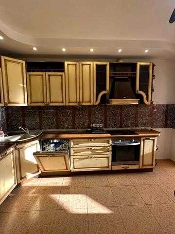 Салютна вул., 1-Б