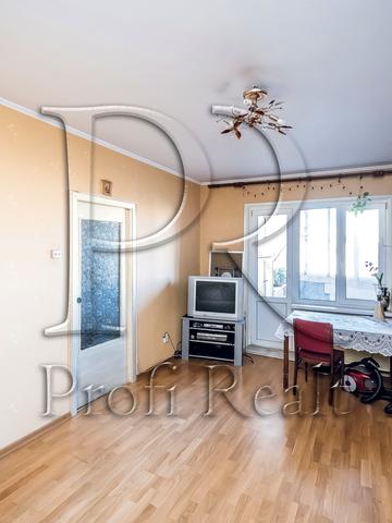 Підлісна вул., 2