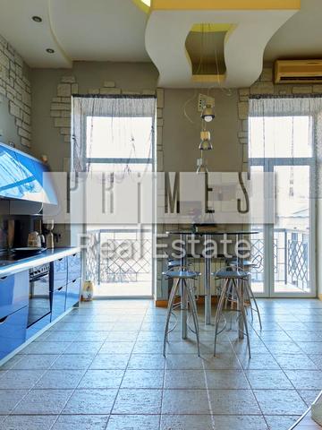 Музейний пров., 8-Б