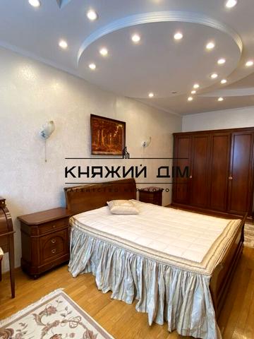 Володимира Івасюка просп. (Героїв Сталінграду), 12-Є