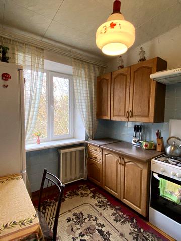 Космонавтів вул., 11в