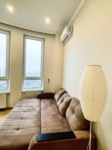 Миколи Міхновського бульв. (Дружби народів), 14-16