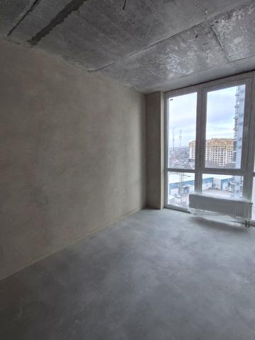 Кришталева вул., 1