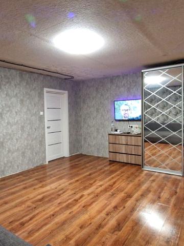 Академіка Павлова вул., 8