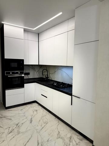 Клубна вул., 12