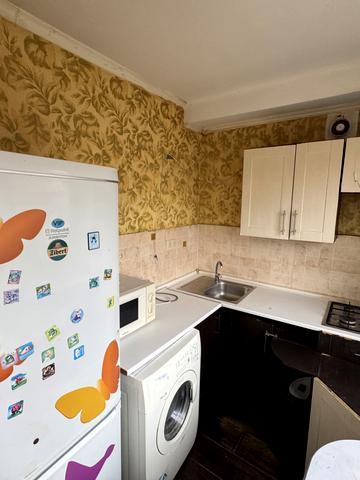 Празька вул., 25