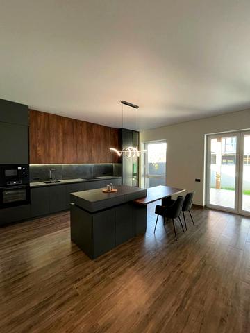 Загорська вул., 98