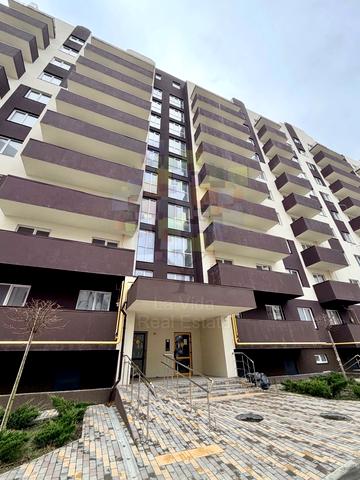 Леоніда Каденюка вул., 11