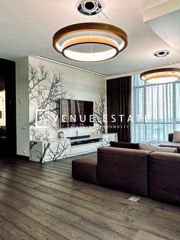 Деміївська вул., 33