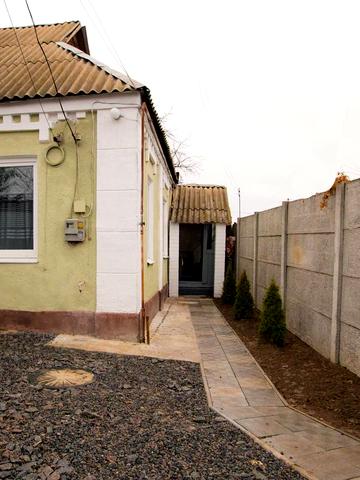 Миколи Зерова вул. (Красноградська), 26