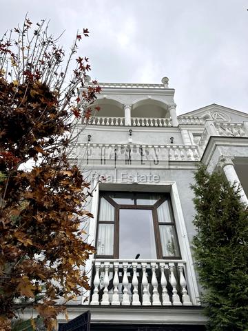 Лаврська вул. (Січневого Повстання)