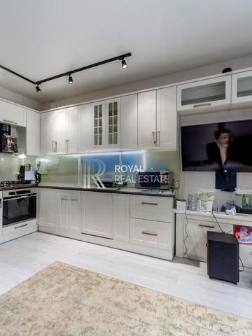 Миколайчука