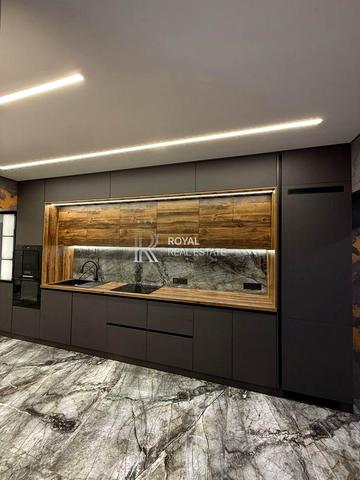 Нижній Вал вул., (Будинок 1)