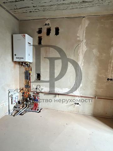 Подільська вул., 6