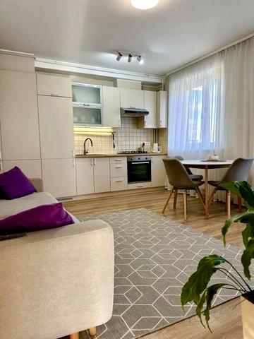 Джерельна вул., 79