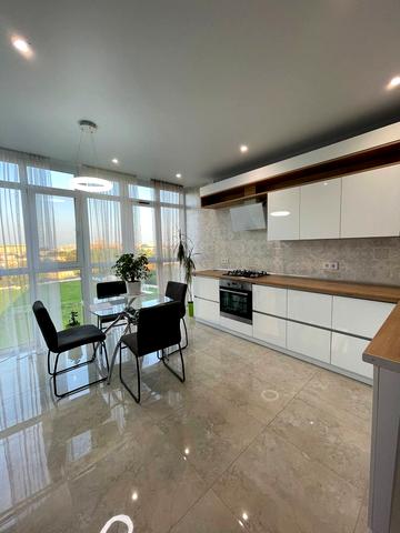 Липова Алея вул., 13