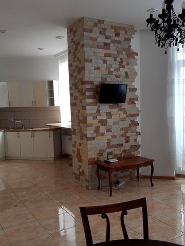 Миколи Міхновського бульв. (Дружби народів), 14-16