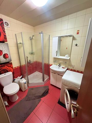 Олександра Поля просп. (Кірова), 50-А