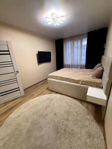 Євгена Чикаленка вул., 95