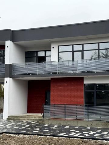 Янівська, 144