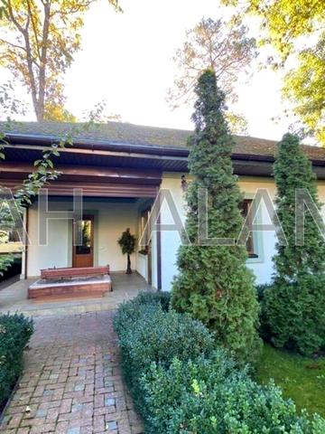 Кленова вул., 11