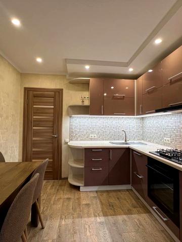 Замостянська вул. (50-річчя Перемоги), 18ж