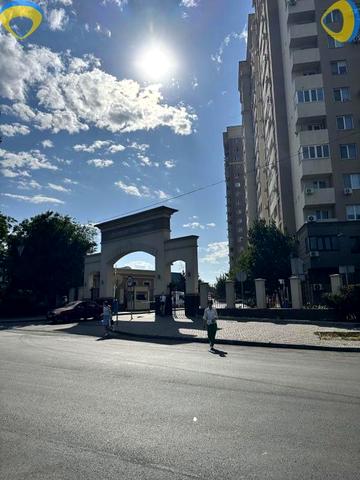 Михайла Грушевського вул., 30г