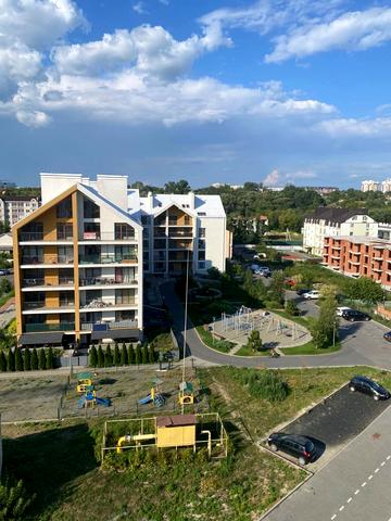 Богдана Хмельницкого вул., 1з