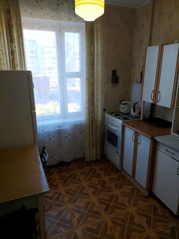 Європейського Союзу просп. (Правди), 64-Б