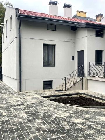 Корсунська вул., 7