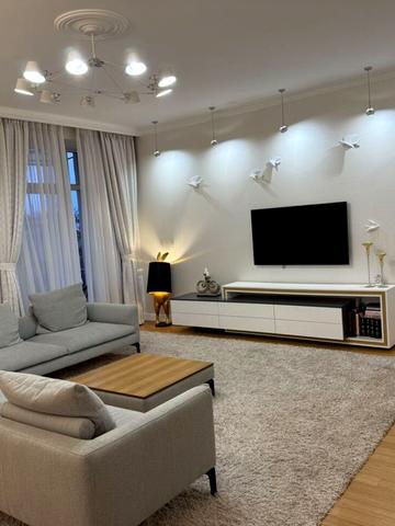 Заньковецької вул., 8