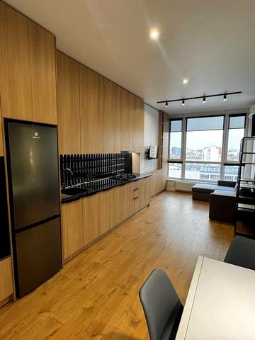 Євгена Коновальця вул., 37-А