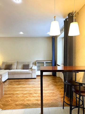 Чернігівська вул., 21