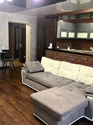 Миколи Амосова пров. (Червоний), 28а