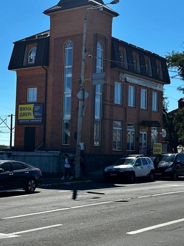 Левка Лукяненка вул. (Жовтнева), 7