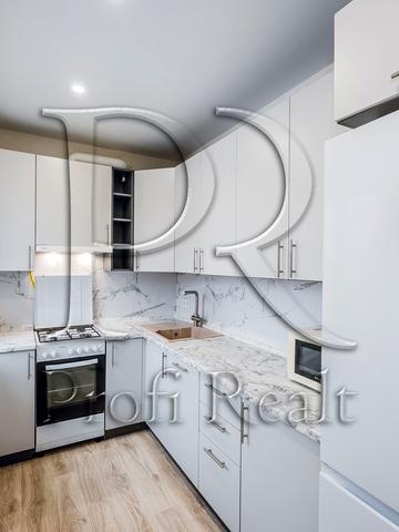 Привокзальна вул., 10