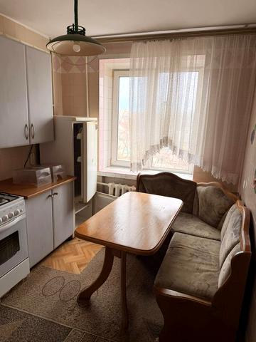 Варшавська вул., 20