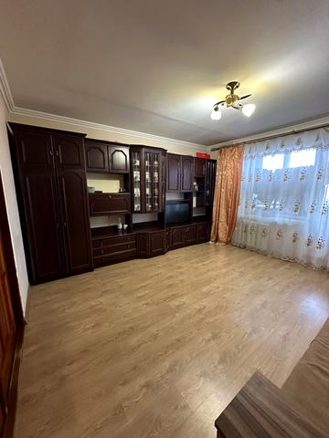 Петра Калнишевського вул., 12