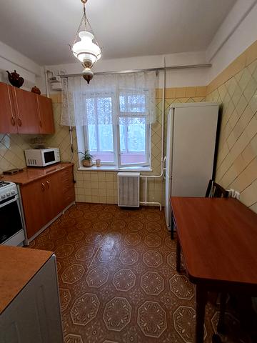 Златопільська вул., 4-К