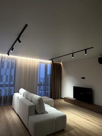 Зарічна вул., 6